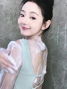 HXQ | Milk Perfumed Moisturizing Shower Gel 72 Hours