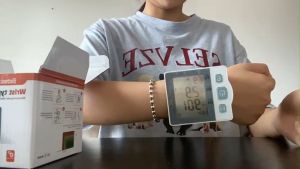 เครื่องวัดความดัน บริเวณหน้าจอ ดิจิทัล สำหรับการวัดความดัน ความดันใต้ตา และความดันโลหิต พร้อมเครื่องวัดความดัน เครื่องวัดความดันโลหิต วัดความดัน เครื่องวัดความดันข้อมือ สำหรับผู้ใหญ่และเด็ก