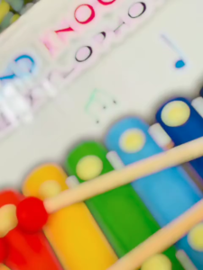 Đàn gỗ 8 quãng đồ chơi âm nhạc phát triển trí tuệ cho bé giáo cụ montessori