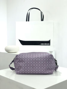 Geometric diamond-shaped crossbody single-shoulder large capacity small square bag mens and womens fashionable camera bag casual saddle bag