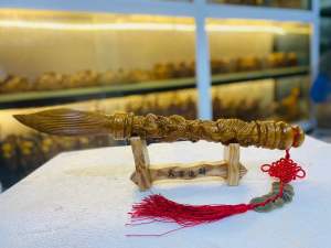 Bút phong thủy Long phụng gỗ bách xanh kt :40/5/5