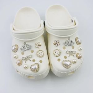 18PCS Shoe Charms Set Diamond Crown Bow Heart Shaped Pearl Flower Shoe Decorations Buckle for Sandals Clogs DIY Accessories Gift