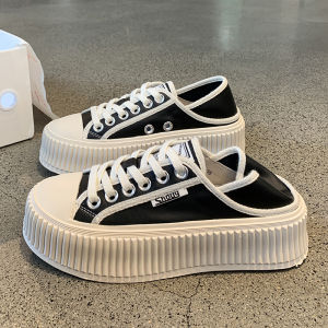 รองเท้าสีขาวสำหรับผู้หญิงสไตล์ชาแนลพื้นหนาเพิ่มความสูงแบบใหม่ปี2023รองเท้าหนังแท้แบบสวมเท้าสำหรับคนขี้เกียจรองเท้าผ้าใบแพลทฟอร์มแบบลำลอง