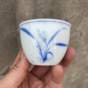 Hand-Painted Blue And White Ceramic Tea Cup Chinese Style Drinking Tea Gongfu Tea Set Small Guest Cup Orchid Lotus Design