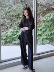 MIUCO | Bộ Áo Blazer Cổ Đứng Sọc và Quần Ống Rộng Sang Trọng