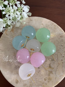 ต่างหูทรงกลมสีลูกกวาดหลากสีสันสำหรับผู้หญิง ต่างหูสไตล์เกาหลี ต่างหูแฟชั่น เครื่องประดับแฟชั่นสำหรับผู้หญิง