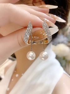 Elegant Pearl Earrings Womens Summer High-End Tassel Dangle Studs Trendy Niche Design Fashionable Jewelry Accessories