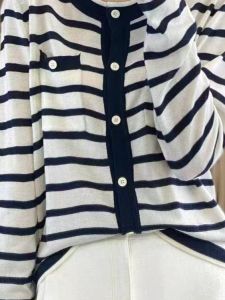 เสื้อคาร์ดิแกนถักคอตตอนแขนยาวทรงหลวมสไตล์วิทยาลัยสำหรับผู้หญิง ฤดูใบไม้ผลิและฤดูใบไม้ร่วง ทรงหลวมสบายๆ