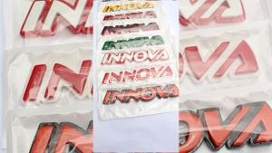 EMBLEM MOBIL INNOVA VARIASI MOBIL TOYOTA DENGAN HURUF TIMBUL 3D BAHAN FIBERGLASS
