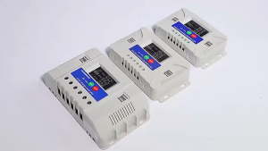 🔥0 electricity bill🔥 30A/20A Solar Charge Controller 12V/24V LCD display and fourUSB ports Battery Regulator Solar Panel Controller Controller Auto Adjustable ABS material Circuit protection Solar Cell Panel Charger Regulato