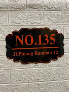 nomerumah akrilik cantik elegan