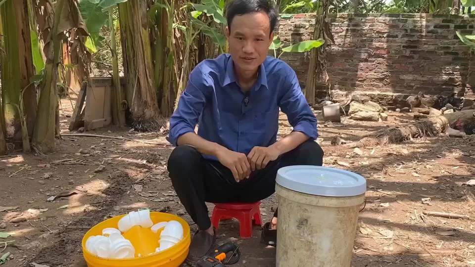 Đầu Ống Máng Ăn Tự Động Gắn Thùng Xô Cho Gà Ngan Vịt Giúp Chống Bới Chống Nắng Mưa Chống Chuột Tốt Khi Để Ngoài Trời.