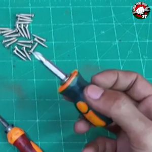 STARNIC ไขควงหัวโต สลับแฉกแบนได้ ด้ามหุ้มยาง No.3562 ไขควงสลับ หัวโต (ปากแบน - ปากแฉก) ปลายแม่เหล็ก ไขควงหัวสลับ ไขควงหัวโต