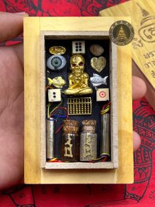 Religious😈黄金派烫大灵😈 供奉盒㊙️限量版只有159盒㊙️泰国大名鼎鼎的控灵法师阿赞灵