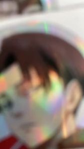 Stiker Hologram Anime Levi Attack on Titan Ukuran 7 cm