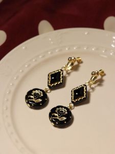 Miss Nans Ancient Rome Original Retro Black Gold Elegant Diamond Flower Hong Kong Style Ear Hook Ear Clip Female