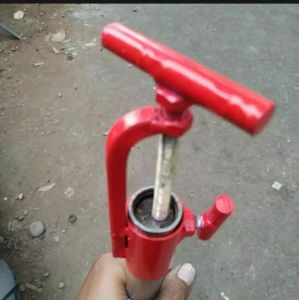 Treker shockbreaker depan alat buka pasang shock depan