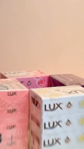 [ แพ็ค 4 ก้อน ] Lux ลักส์ สบู่ก้อน ขนาด70 กรัม 4 สูตร ผิวเนียนนุ่ม กลิ่นหอมนาน (4pcs)