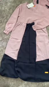 Baru Nibras Halley Gamis Anak Lilac Gazelle Crinkle Mix Crepe Resleting Depan Set Kerudung Antem