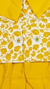 Setelan seragam batik kuning sekolah paud nasional lengan pendek perempuan