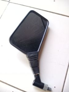 Sepion vespa model napoleon bagian kanan saja NOS