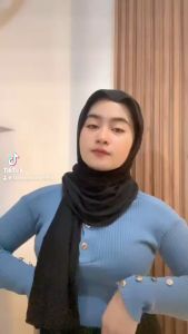 Atasan Knit Wanita Lengan Panjang & Desain Gaya Modern