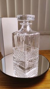 Whiskey Decanter - Lead-Free Crystal - 780ml Whisky Decantor Luxury Elegant Specialty Glassware [Made For Drinkers]