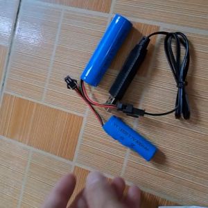 Cáp sạc 3.7v đầu ra SM-2P dùng sạc cho pin xe điều khiển từ xa đồ chơi trẻ em