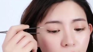 10ml Painless False Eyelash Extension Glue Fast Dry Long Lasting Lash Extensions Glue Eyelash Tool
