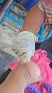 สปาเท้าบุญชู ขัดเท้าแตก (อุปกรณ์ครบใน 1 ชุด) ขัดส้นเท้าแตก ตาตุ่มด้านหนา (ไม่มีกล่อง)