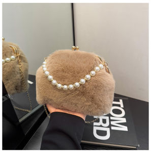 JIFANPAUL | Fashionable Fall Winter Shoulder Bag with Faux Fur and Shell Design