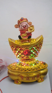 Feng Shui Golden Rotatable Pineapple Lamp with LED Light Money Attraction Wealth & Chinese New Year Décor