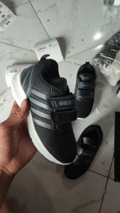 OTSUTA Sepatu Anak Sekolah TK SD SMP Terbaru Hitam Model Cowok Laki Cewek Perempuan Nyaman Awet Stylish Aktivitas Sehari Hari Sneakers Import