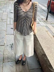 YUEZHONGWEI | Contrast Stripe V-Neck Mid-Sleeve Slim Fit Asymmetric Hem T-Shirt