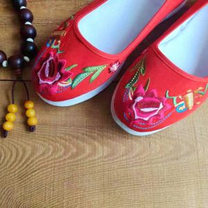 Handmade Flat Bottom Embroidered Casual Shoes Comfortable Womens Cloth Shoes Beijing Style Traditional Flat Heel round Toe