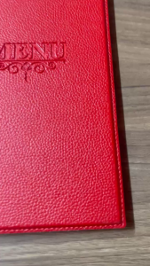 Bìa menu da PVC khổ A4 nhỏ (KT ruột 15x30cm)  loại 10 lá màu đỏ cho nhà hàng.