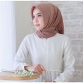 Hijab segiempat bella square warna sage/hijab bahan polycotton/hijab bella square polos/hijab segi empat bella neci/hijab anak sekolah. 