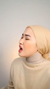 Panduan Lengkap Menggunakan Sunscreen Wardah UV Shield Gel Stick Waterproof Aqua Essence