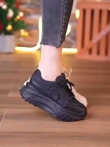 Sepatu Sneakers Wanita Korean Style ERIRI Bahan Suede Elastis Dan Anti Slip Terbaru Impor - Murah