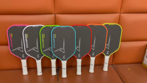 Vợt pickleball VPIK CHAMPION SERI 2 lõi tổ ong / mặt carbon ma sát ( tặng 1 cuốn cán +1 dán viền vợt )