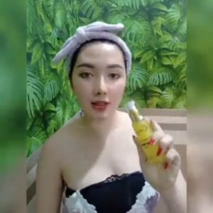 Sửa Rửa Mặt Tinh Thể Bạch Ngọc Vàng N COLLAGEN giúp lấy đi mọi bụi bẩn tận sau trong lỗ chân lông mà không gây cảm giác khô da. Ngược lại bạn sẽ thấy da mềm mịn nhẹ tưng ẩm mướt vừa đủ sau khi dùng sữa rửa mặt