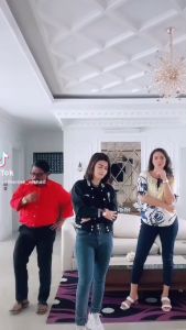 JAKET BASEBALL BEYOUND CROP BISBOL WANITA