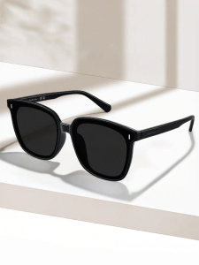 Calvin Klein | Trendy Fashionable Women Square Frame Sunglasses