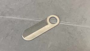 Stainless Steel Mens Beard Comb Portable Mini Oil Head Comb for Barber Mustache Care Shaping Tools Pocket Size Silver Hair Comb
