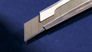 Elephant คัตเตอร์ มีดคัตเตอร์ รุ่น S-903 9 มม. จํานวน 1 อัน