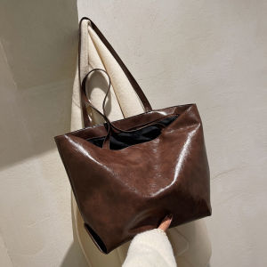 Retro Large Capacity Tote Bag Womens Summer 2025 Fashionable Vintage Underarm Single Shoulder Bag Soft PU Casual Handbag