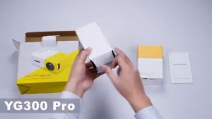 Proyektor LED Mini  Dinding Proyektor Tahan Cahaya Layar Dinding Portable Projector Home / Kuning / LED Mini Proyektor Set NEW