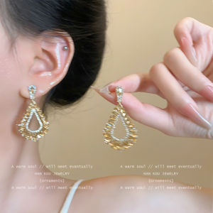 LSE Peach Tea Flashy Unique Diamond Fringe Earrings Women Luxury Golden Ear Jewelry Triangle Shape Alloy New Fashion Accessories