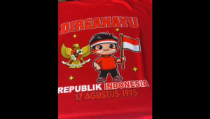 Kaos Distro Pria Pegang Bendera Baju Hut Ri 17an Kemerdekaan Republik Indonesia Terbaru Murah