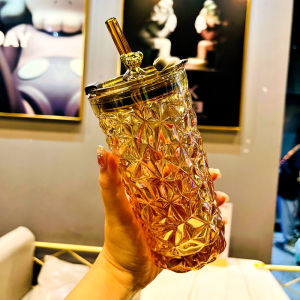 2024 New Fashion High Aesthetic Glass Straw Cup for Women Office Use with Lid Beverage Cup Sport Style Universal Glass Cup